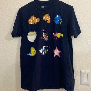 Disney Finding Nemo navy tee shirt size medium